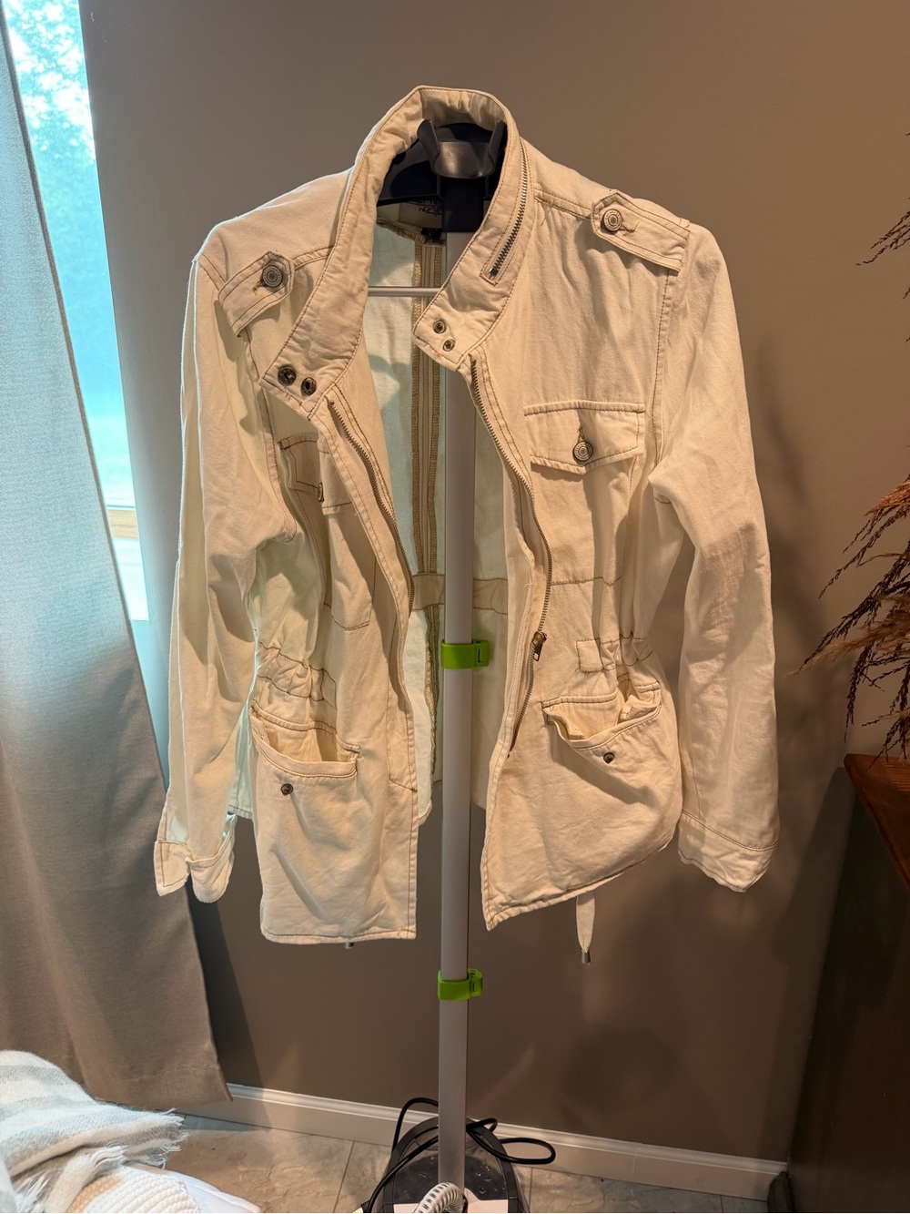 Buckle Cream Utility Jacket with Front Pockets